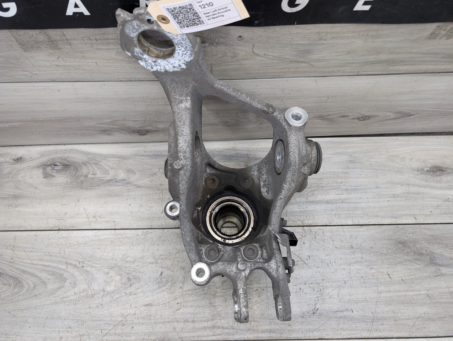 2009 - 2017 Audi Q5 8R Rear Left Driver Spindle Knuckle w/ Bearing 8R0505431F EA888