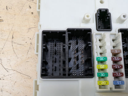 2012-2018 BMW 328i F30 Bdc Body Domain Fem Control Module w/ Key 9292946