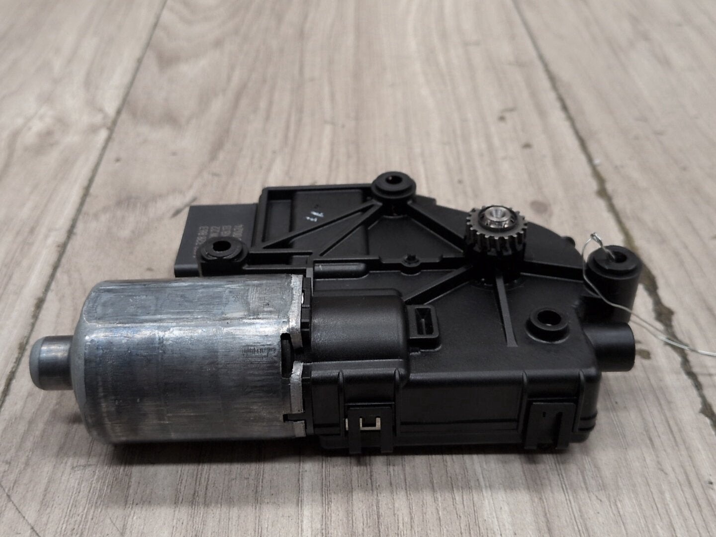 2013-2017 Audi S5 8T Sunroof Sun Roof Glass Motor 8R0959591A OEM