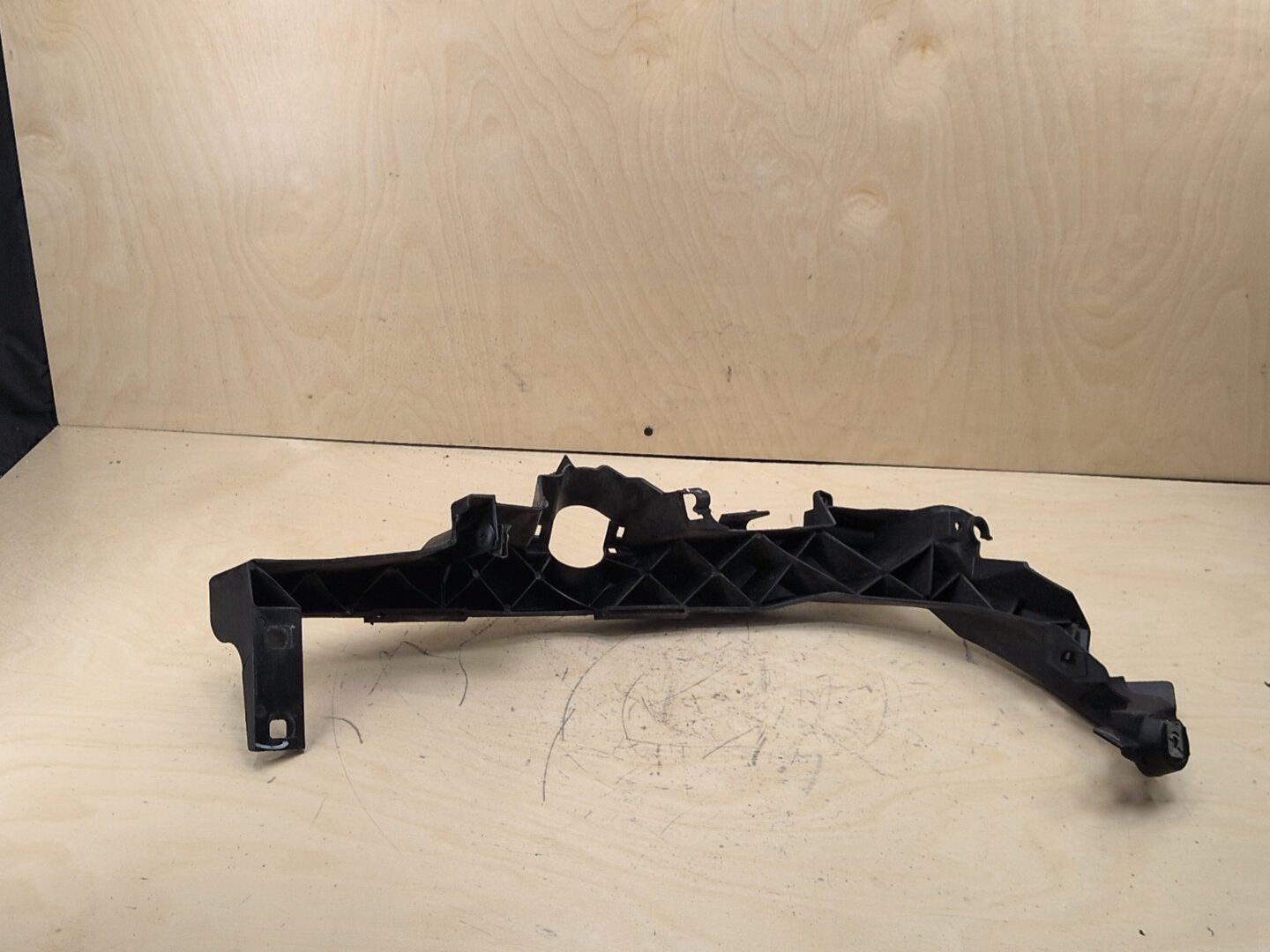 09-11 BMW E90 E91 LCI Front Left Driver Headlight Arm Bracket Mount Plastic