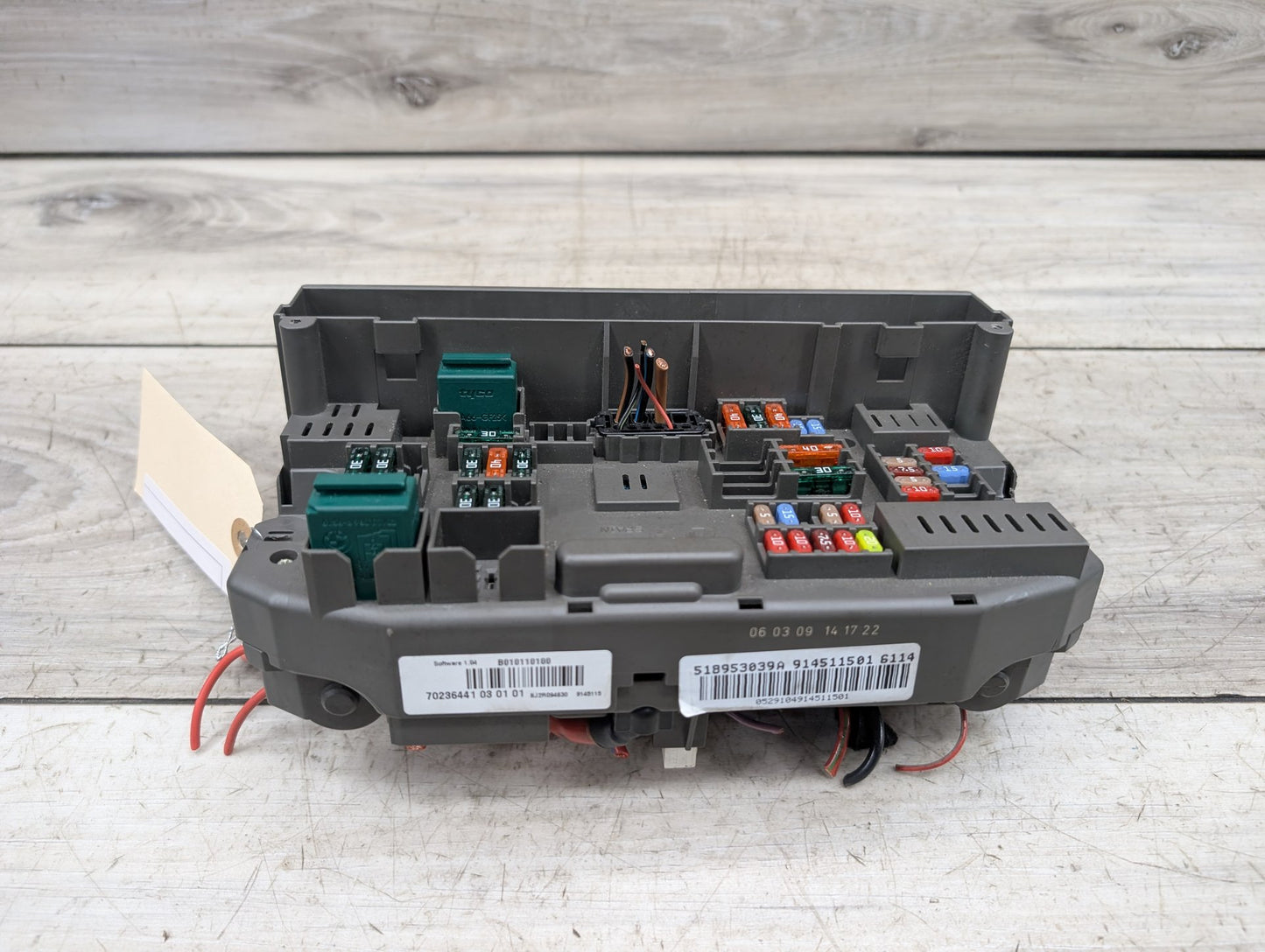 2007 - 2013 BMW X5 E70 Front Power Distribution Fuse Box 9145115 N62B48B