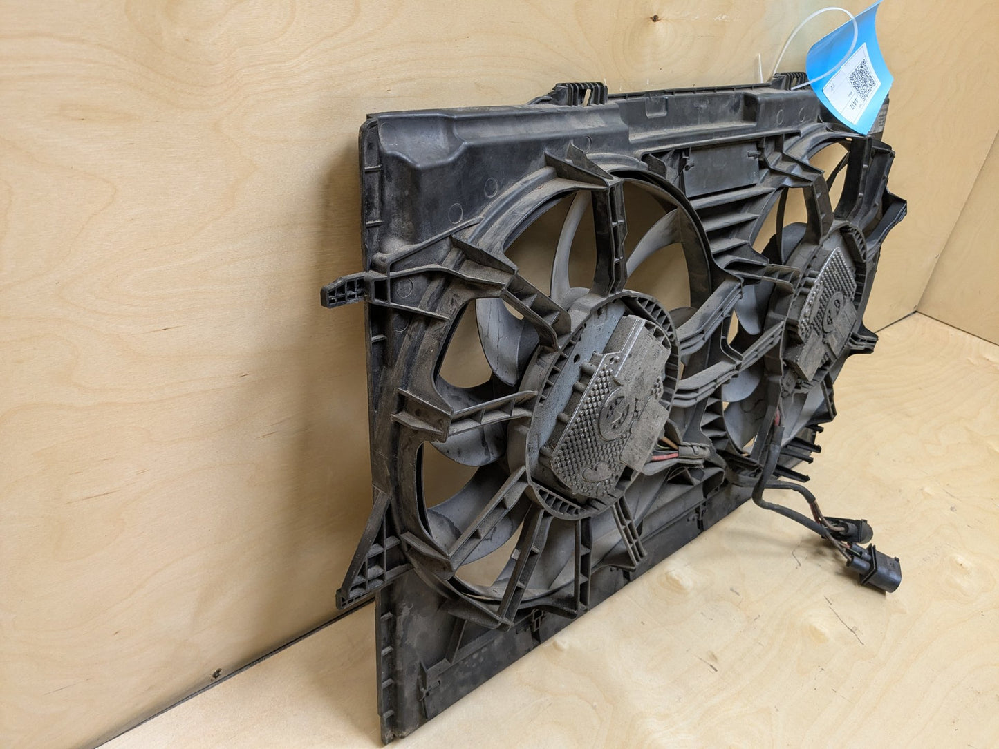 2008 - 2017 Audi S5 8T Radiator Fan Shroud Housing w/ Motor 4H0121003N