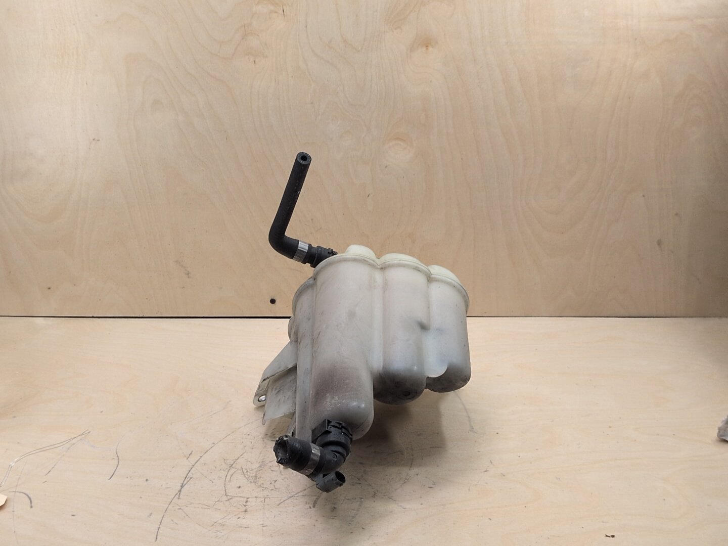 2015-2019 BMW X6 F16 Coolant Expansion Tank Reservoir 8630170