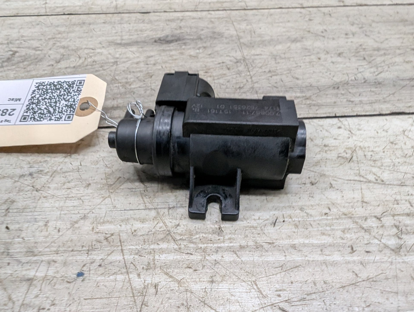 2014 - 2018 BMW X5 F15 Turbo Boost Pressure Solenoid Valve 7626351 N63B44O1