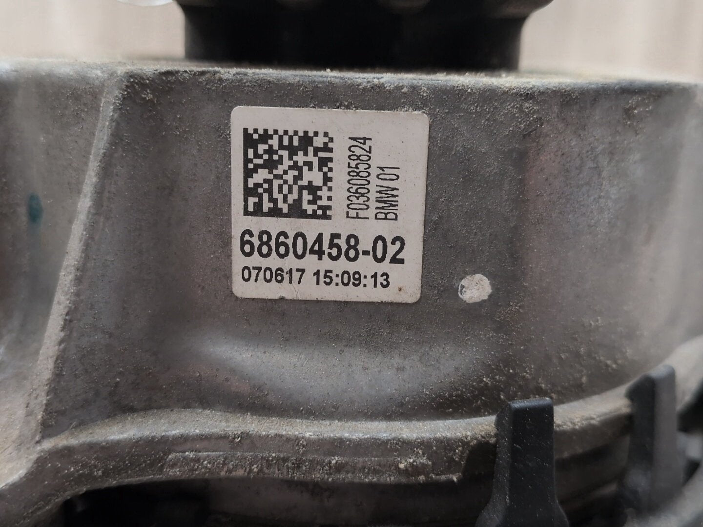 2017-2023 BMW G30 M550i xDrive N63B44O2 Right Passenger Engine Bracket Support Mount 6860458