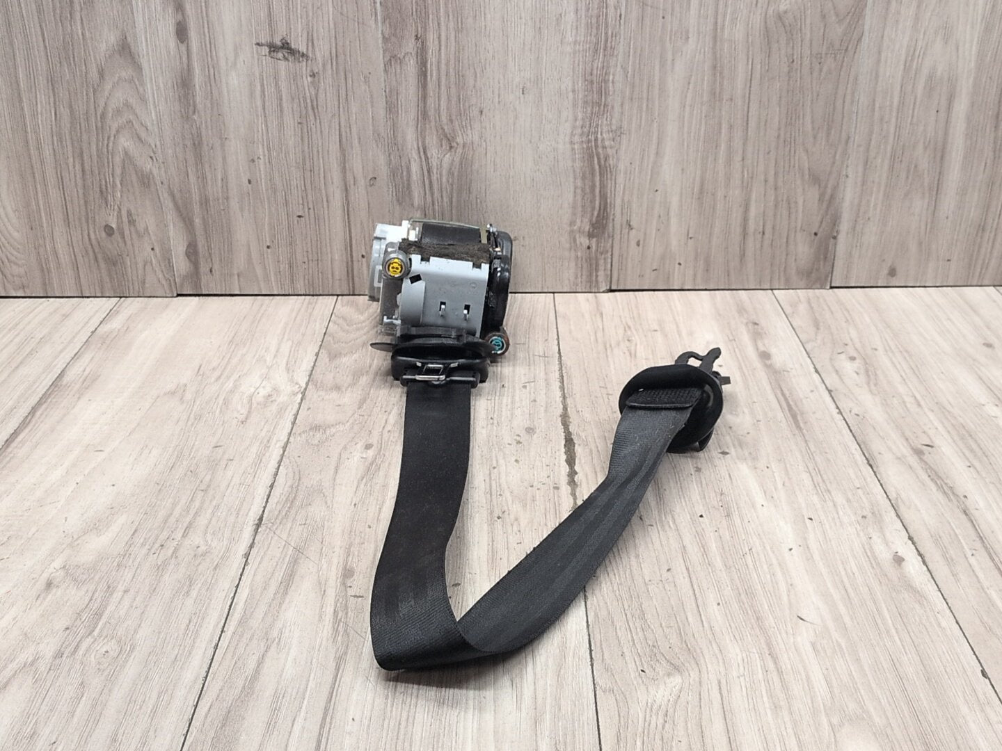 2015-2018 Audi Q3 8U Front Left Driver Seatbelt Seat Belt Retractor 8U0857706F