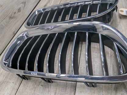 2011 - 2016 BMW 528i F10 Front Left Right Upper Bumper Cover Kidney Grilles SET 7412324 N20B20O0