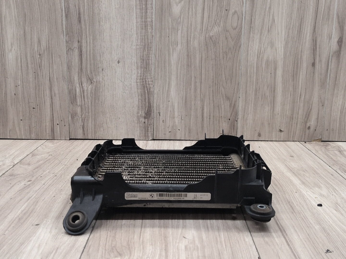 OEM BMW F22 F23 F30 F32 F33 F36 335 440 Engine Oil Auxiliary Secondary Radiator