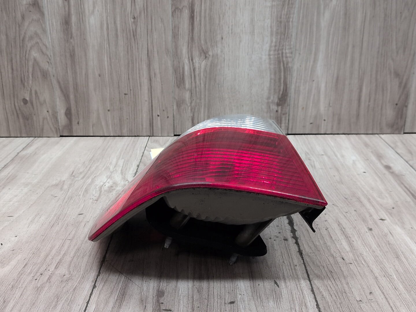 2004-2010 BMW X3 E83 Rear Left Driver Outer Tail Light 7162211