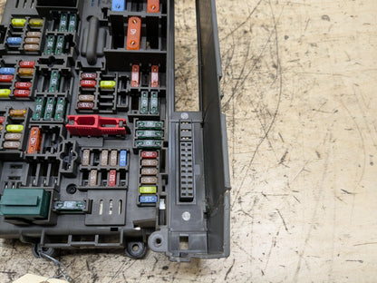 2008-2013 BMW 135i E88 Front Power Distribution Fuse Box 9119444 OEM