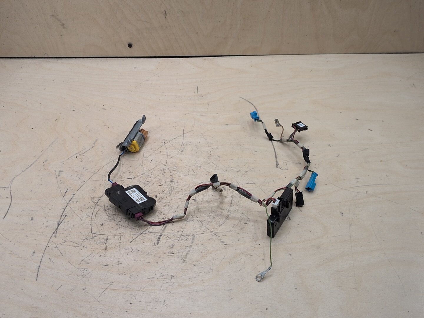 16-19 OEM BMW F90 G11 G12 740 750 Steering Wheel Touch Detection Control Module
