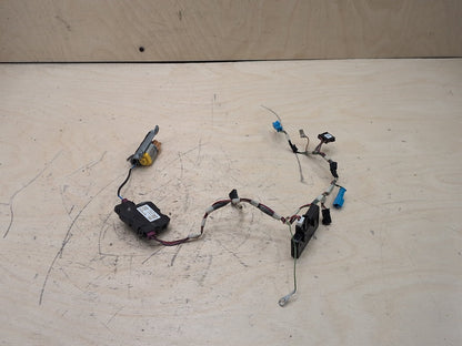 16-19 OEM BMW F90 G11 G12 740 750 Steering Wheel Touch Detection Control Module
