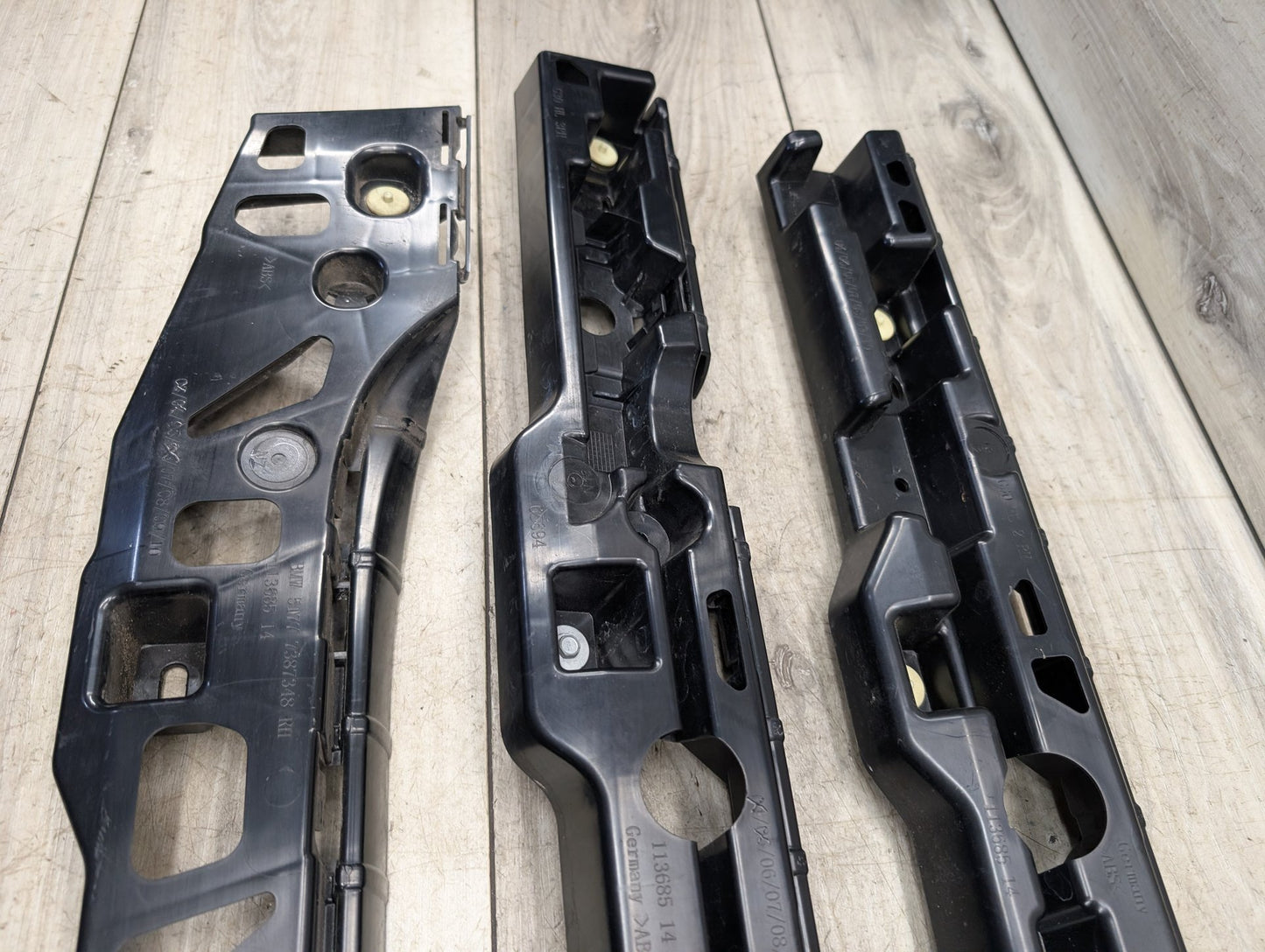 2016-2022 BMW 750Li G12 Right Passenger Side Skirt Rocker Panel Brackets SET 7387348