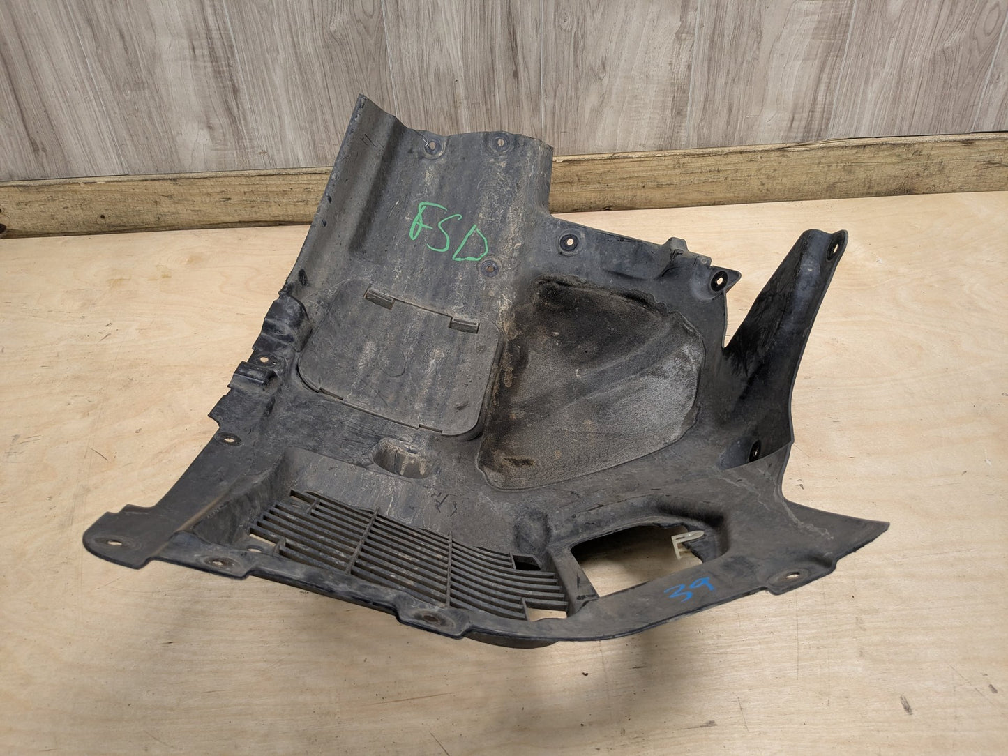 OEM BMW G30 530 540 M550 Left Driver Side Fender Liner Wheel Splash Shield