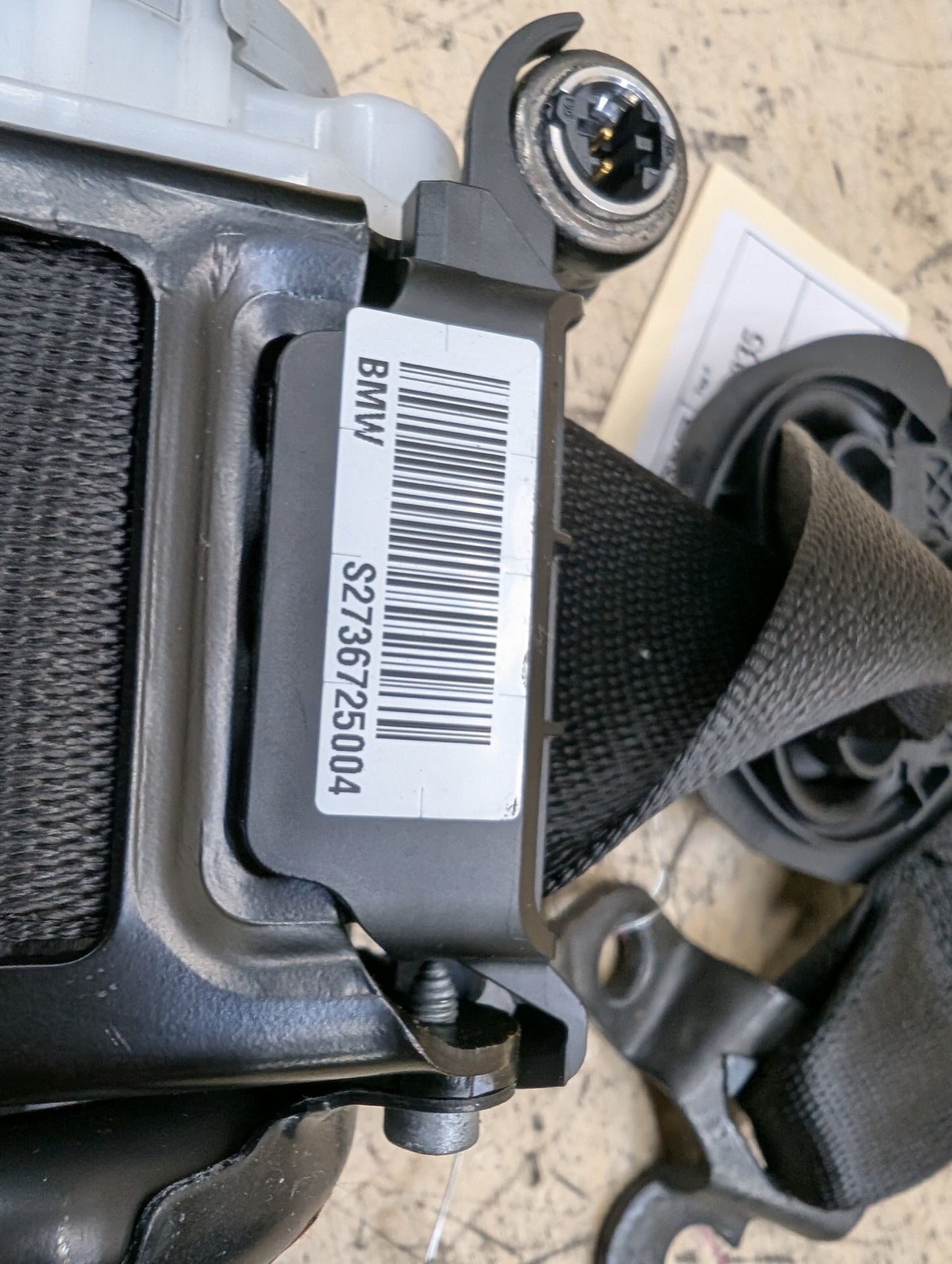 OEM BMW F25 X3 F26 X4 Front Right Passenger Seat Belt Seatbelt Retractor Black