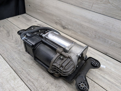 2014 - 2018 BMW X5 F15 Air Suspension Compressor Pump 6875177 N63B44O1