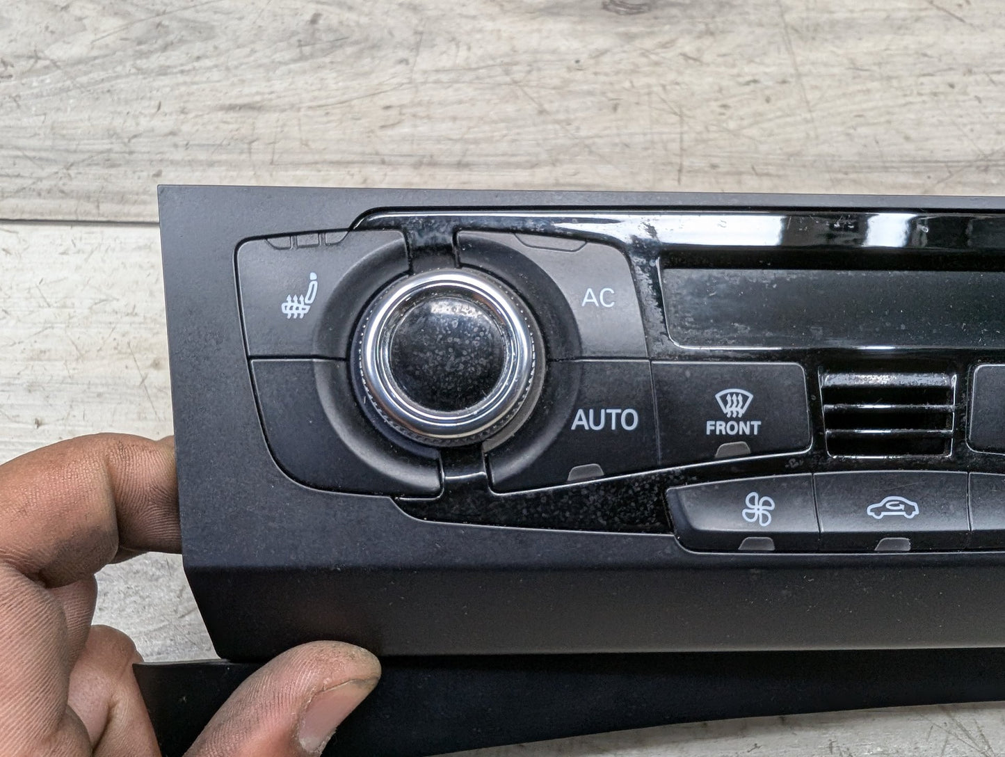 2009 - 2017 Audi Q5 8R Front AC Heater Climate Control Switch 8K1820043T EA888