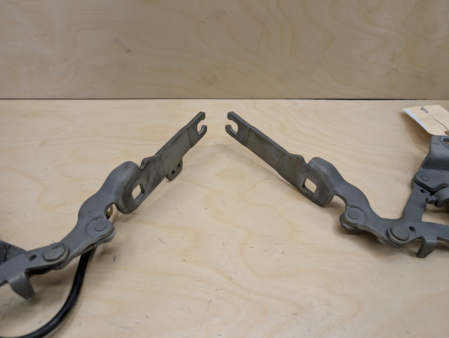 06-13 OEM BMW E90 E91 E92 E93 Hood Bonnet Left Right Side Hood Hinges SET