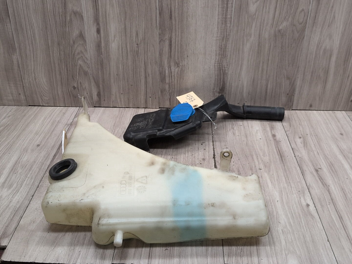 2008 - 2017 Audi S5 8T Windshield Reservoir Tank Assembly 8T0955453C