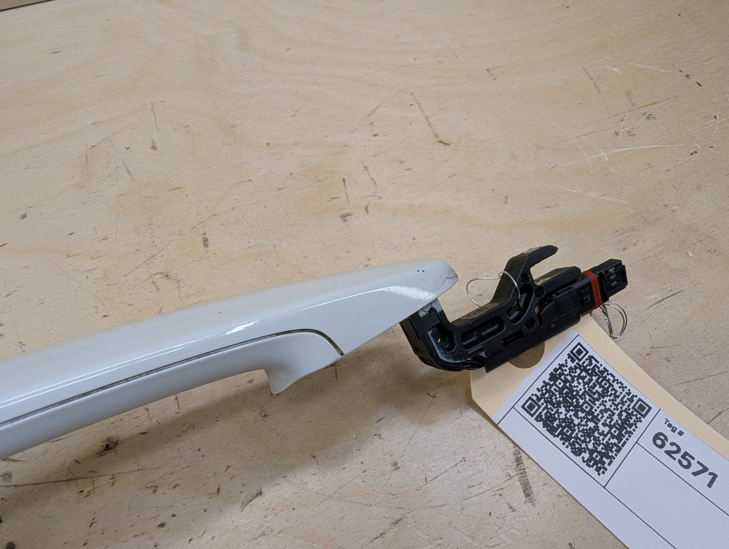 OEM BMW F23 F30 F32 F80 F82 M3 Right Passenger Door Handle COMFORT ACCESS White