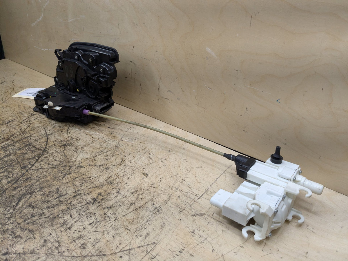 2016-2019 BMW 740Li G12 Rear Right Door Latch Lock Actuator 2581898 OEM