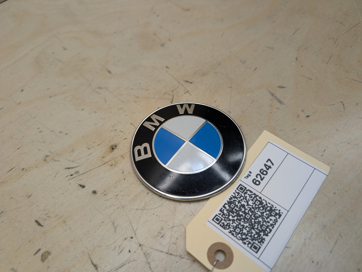 2012-2018 BMW 328i F30 Front Bumper Emblem Badge Symbol Logo 7288752