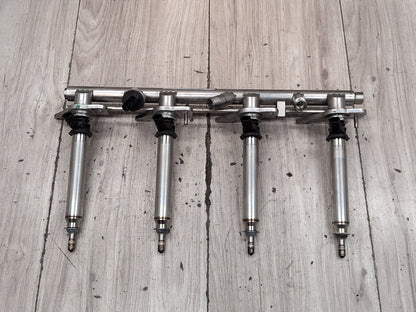 09-12 Mercedes-Benz W212 E550 M278 Engine Right Motor Fuel Injector Rail Line