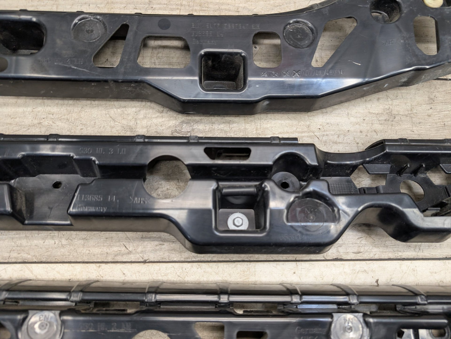 2016-2022 BMW 750Li G12 Left Driver Side Skirt Rocker Panel Brackets SET 7387347