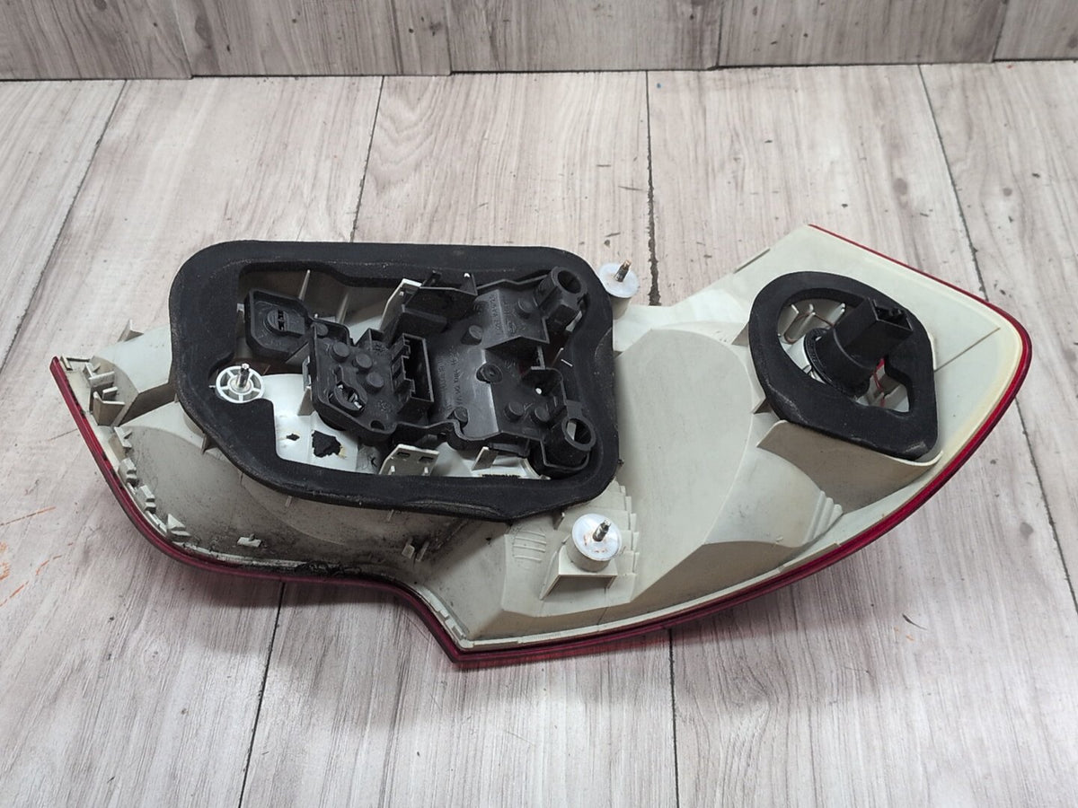08-11 OEM BMW E82 E88 128 135 Rear Right Passenger Outer Tail Light Stop Light