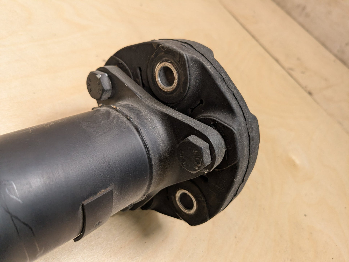 18-20 OEM BMW G30 M550 AWD Rear Drive Shaft Driveshaft Propeller