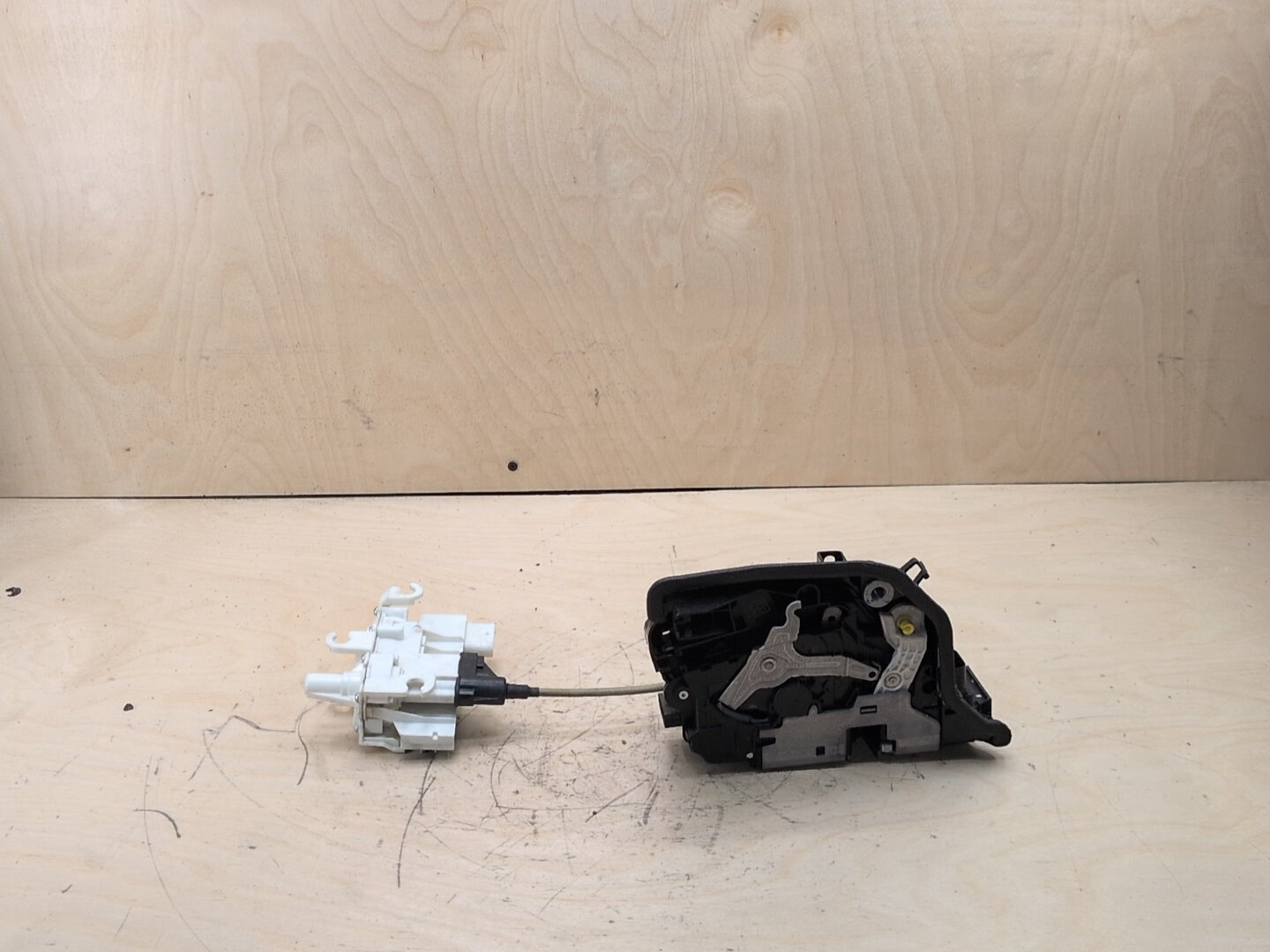 2016-2022 BMW 750i G12 Front Right Passenger Door Latch Lock Actuator w/ Soft Close 2581894