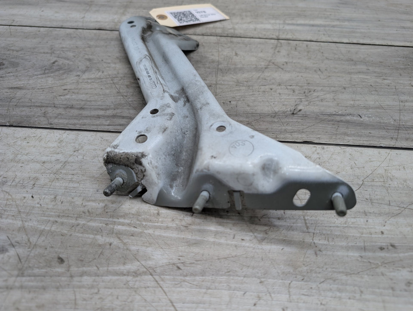 2009 - 2017 Audi Q5 8R Front Left Driver Fender Bracket 8R0821135 EA888