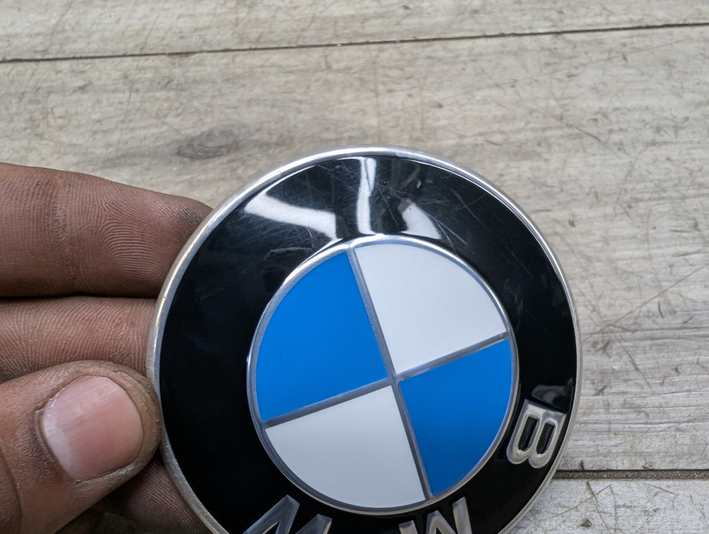 OEM BMW G01 G05 G30 G45 G60 G90 X3 X5 Hood Trunk Emblem Badge Symbol Logo 82mm