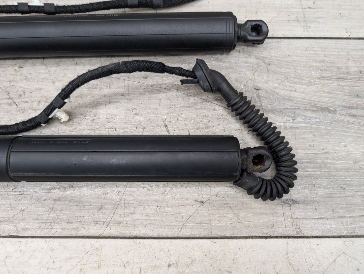 2011 - 2017 BMW X3 F25 Rear Left Right Liftgate Trunk Lid Strut Shock Supports SET 7232004 N20B20A