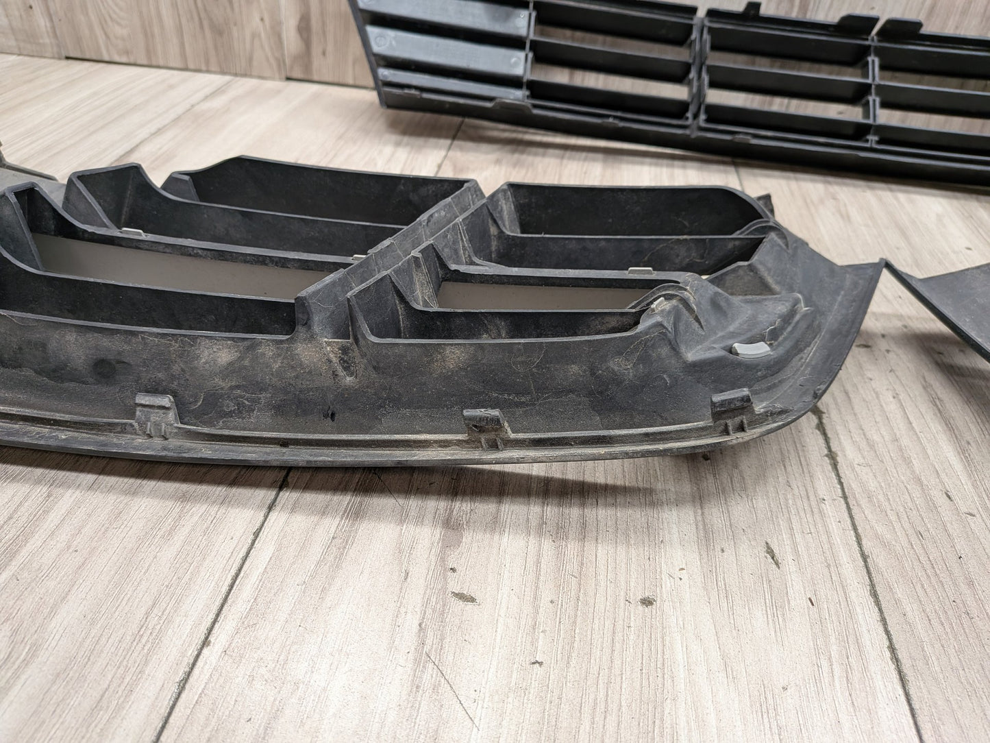 2011 - 2016 BMW 535i F10 Front Left Right Center Bumper Cover Grilles SET 7331728 N55B30A