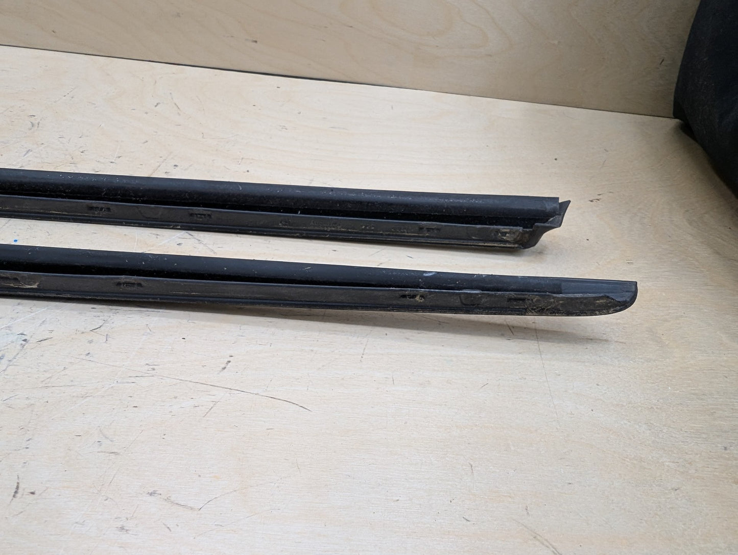 2011-2017 Audi RS5 8T Front Left Right Side Windshield Drip Trim Molding SET 8T0854327A OEM