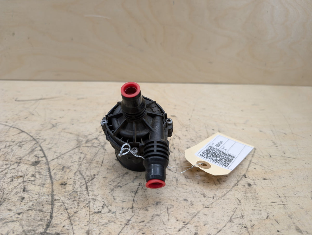 *OEM BMW G01 G05 G20 G22 G30 G42 G80 G82 G83 M3 M4 Engine Auxiliary Water Pump