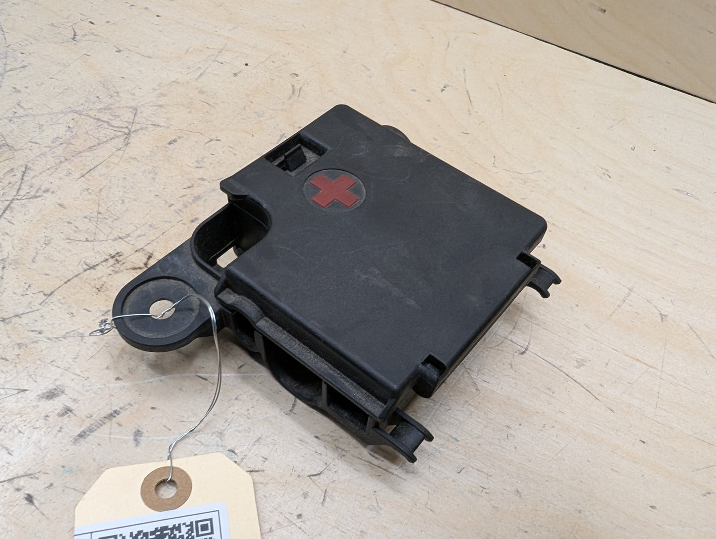2011-2017 Audi RS5 8T Rear Battery B+ Terminal Junction Point Relay Fuse Box 8K0937517B