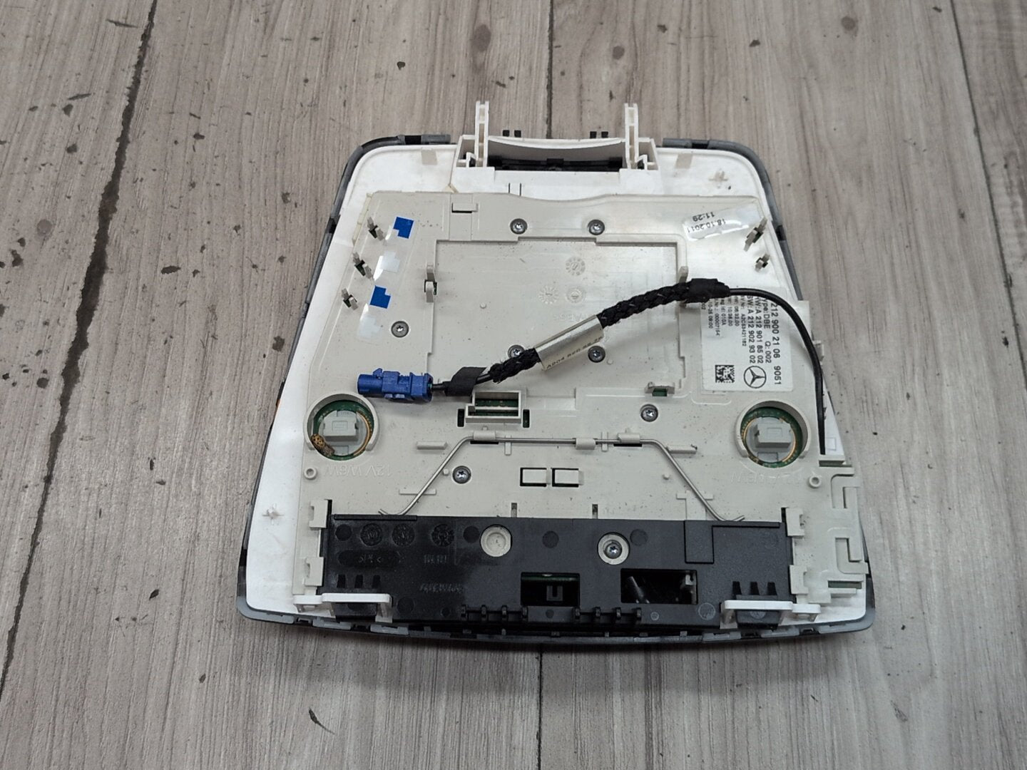 2009-2012 Mercedes-Benz E550 W212 Headliner Overhead Dome Light Switch Module