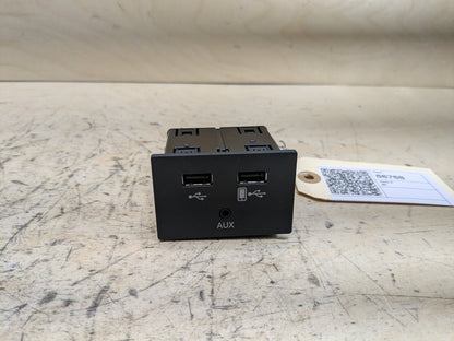 2012-2018 Audi A6 C7 AUX/ USB Charger Port Socket 4G0035736 OEM