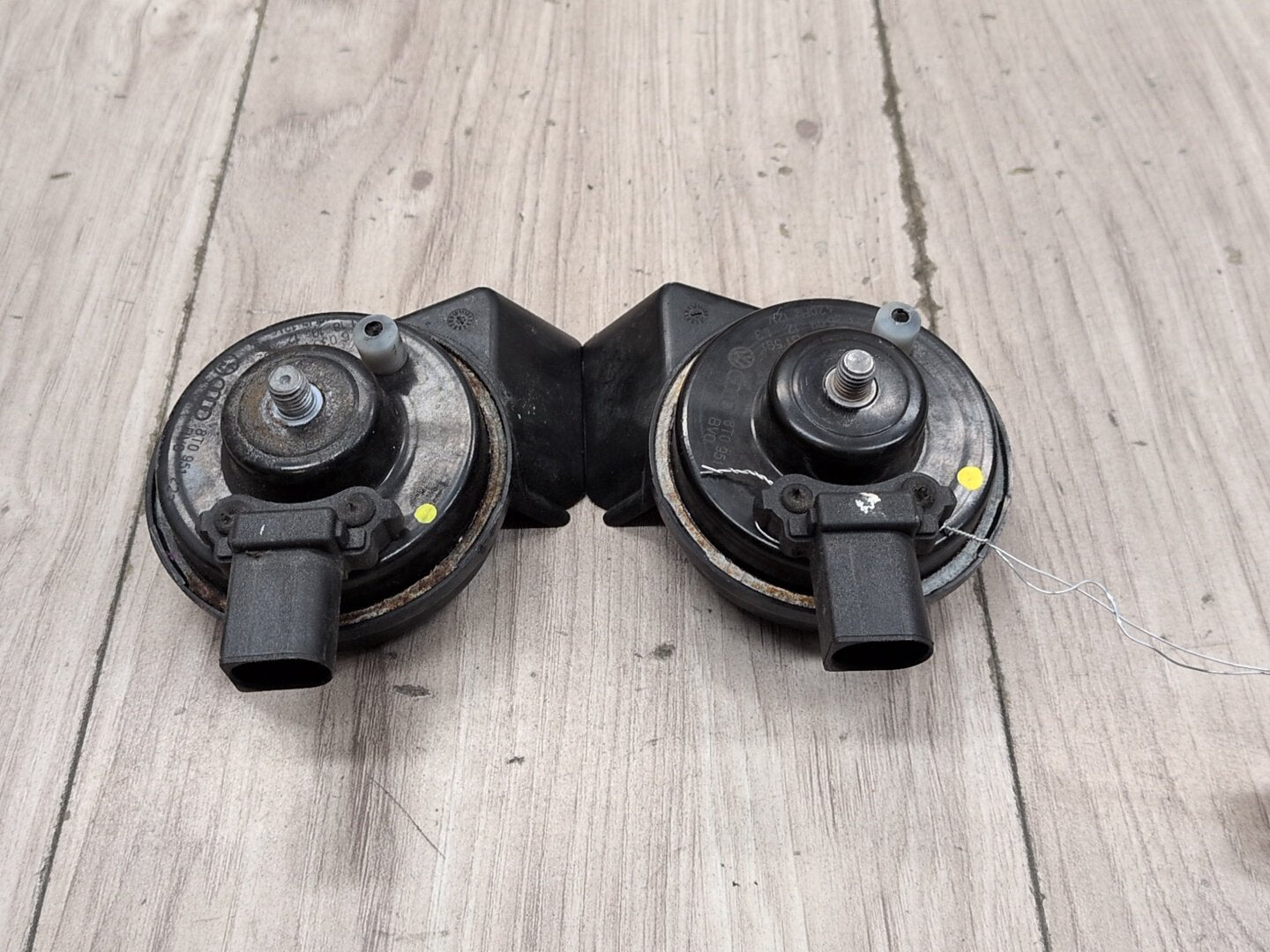 2008 - 2017 Audi S5 8T Alarm Horns SET 8T0951223