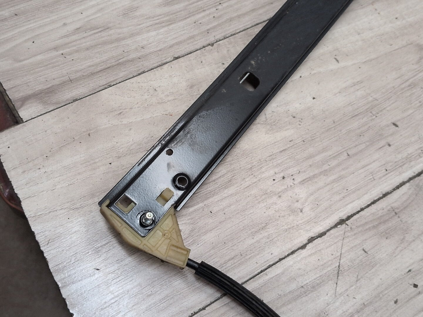 2010-2016 Audi S4 B8 Front Left Driver Door Window Glass Regulator 8K0837461 OEM