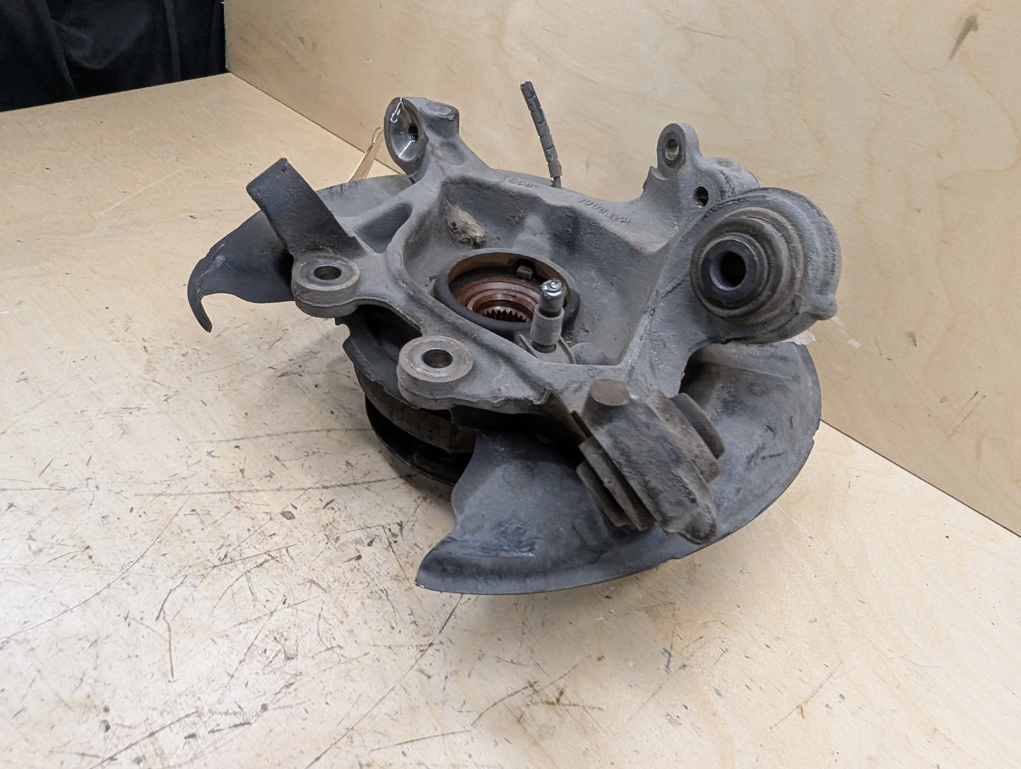 2012-2018 BMW 328i F30 Rear Right Passenger Spindle Knuckle w/ Bearing 6792522