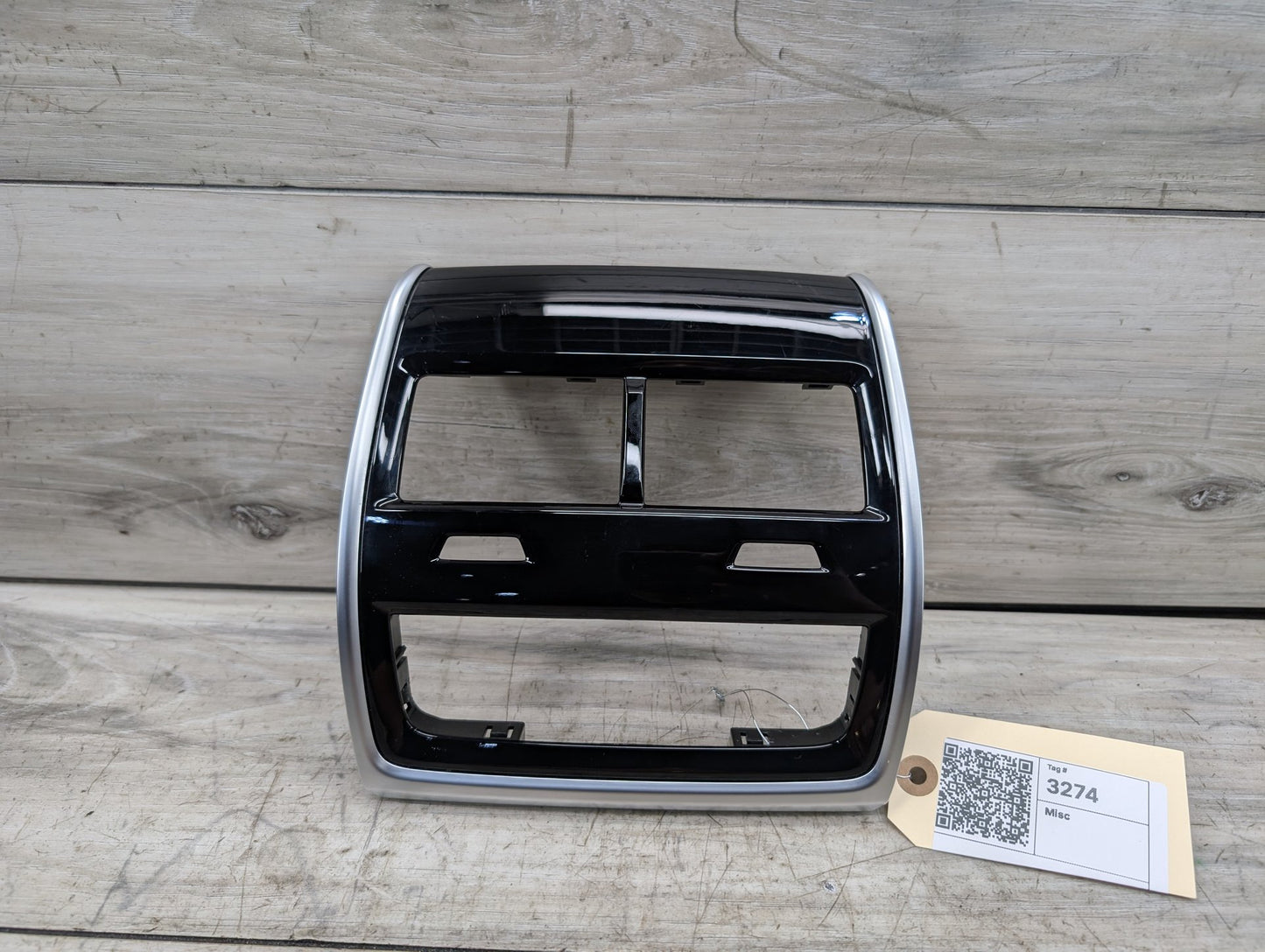 OEM BMW F95 F96 G05 G06 G07 G09 X5 X6 X7 REAR Center Console AC Air Vent Trim