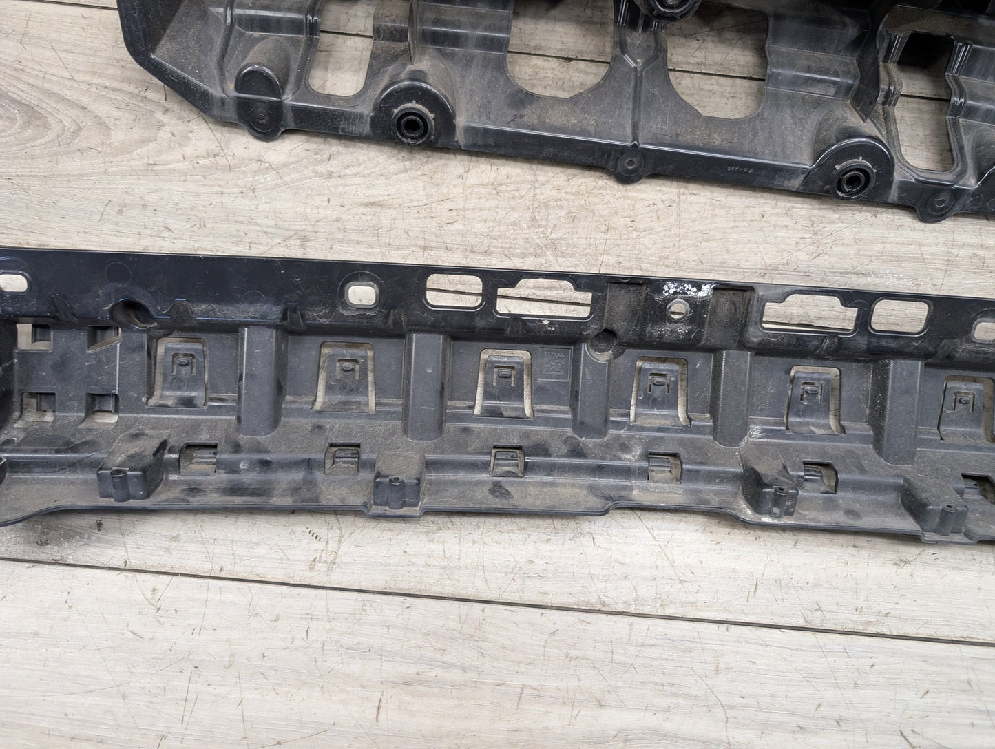 2019-2026 BMW X5 G05 Rear Center Middle Bumper Guide Support Brackets SET 7420650