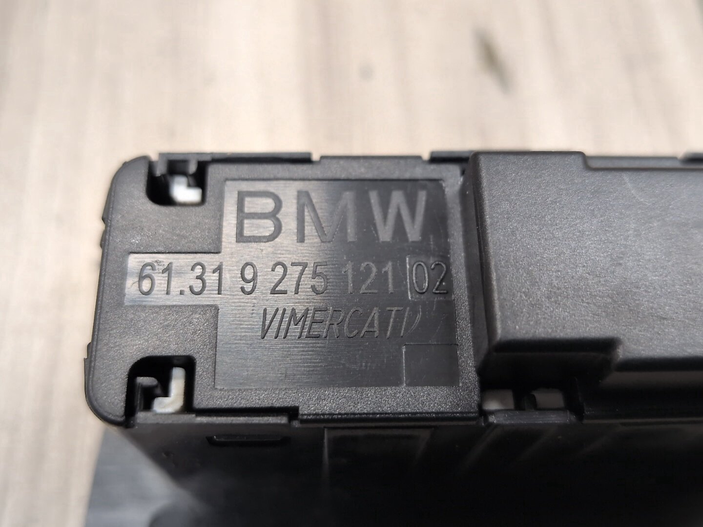 OEM BMW F02 F10 F15 F48 F90 G01 G20 G30 G80 X3 Rear Trunk Lid Center Lock Switch