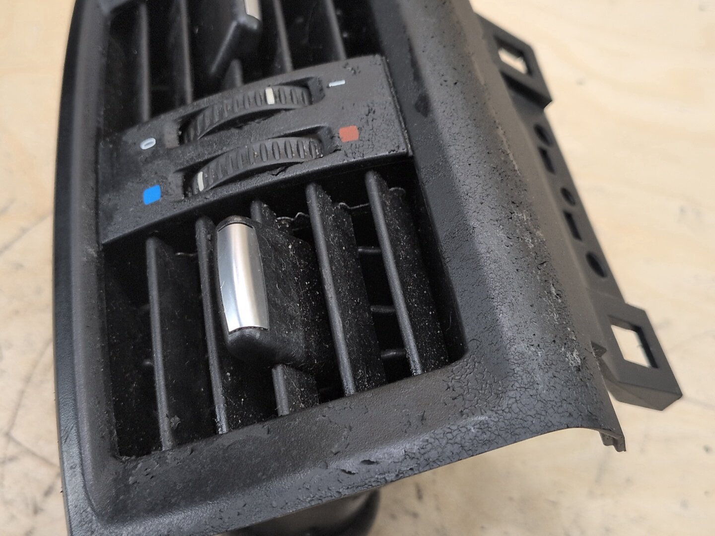 11-18 OEM BMW F25 F26 X3 X4 Rear Center Console AC Air Vent Grille Black