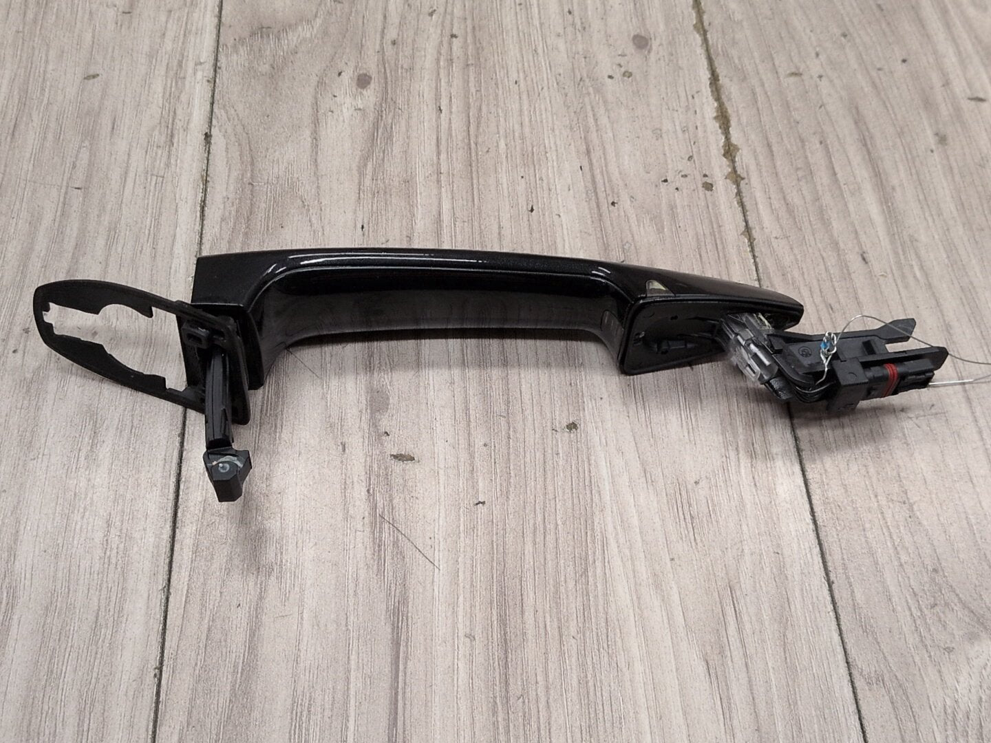 2014 - 2018 BMW X5 F85 Front or Rear Right Passenger Exterior Door Handle w/ Comfort Access 7422104 S63B44T2