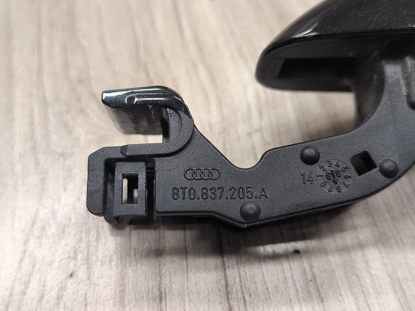 2015-2018 Audi Q3 8U Front or Rear Left Driver Exterior Door Handle w/ Comfort Access 8T0837205A