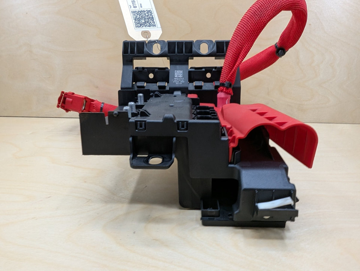 2018-2024 BMW X3 G01 Battery Power Distribution Box 6841701 OEM